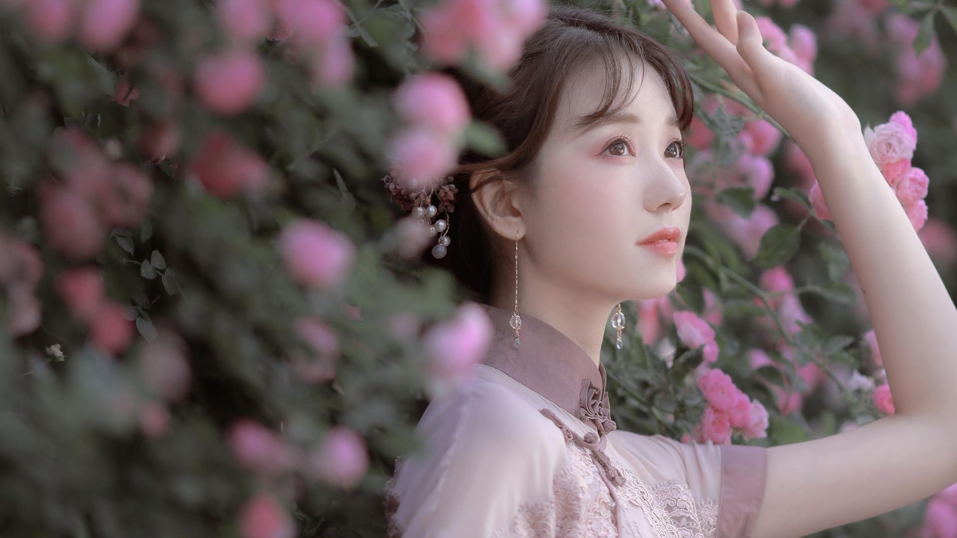 九游平台官网-南特前场多人跑动牵制防守重心，南特足球俱乐部