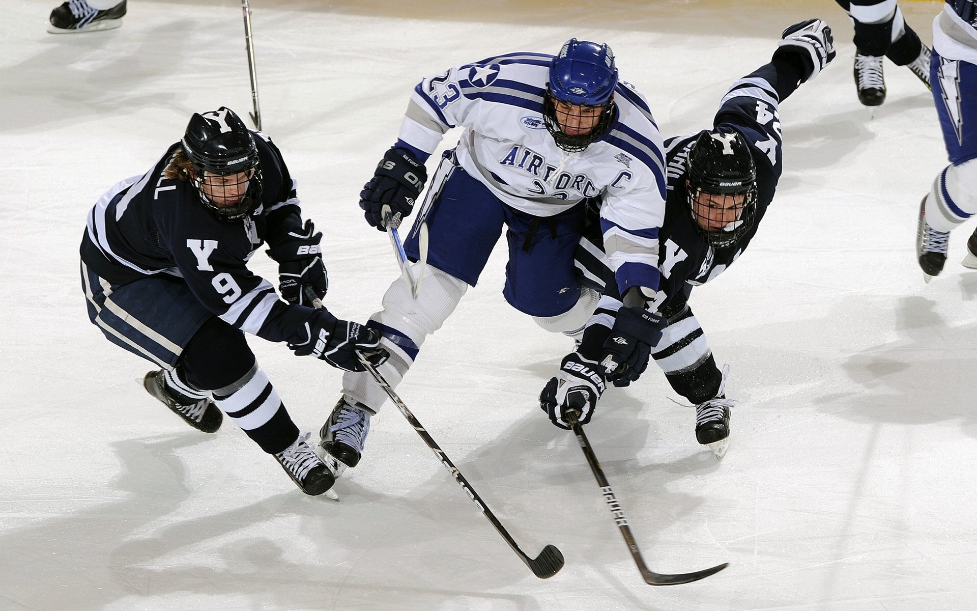 掩护后的第一节奏判断是否决定进攻成败,掩护犯规的判定标准