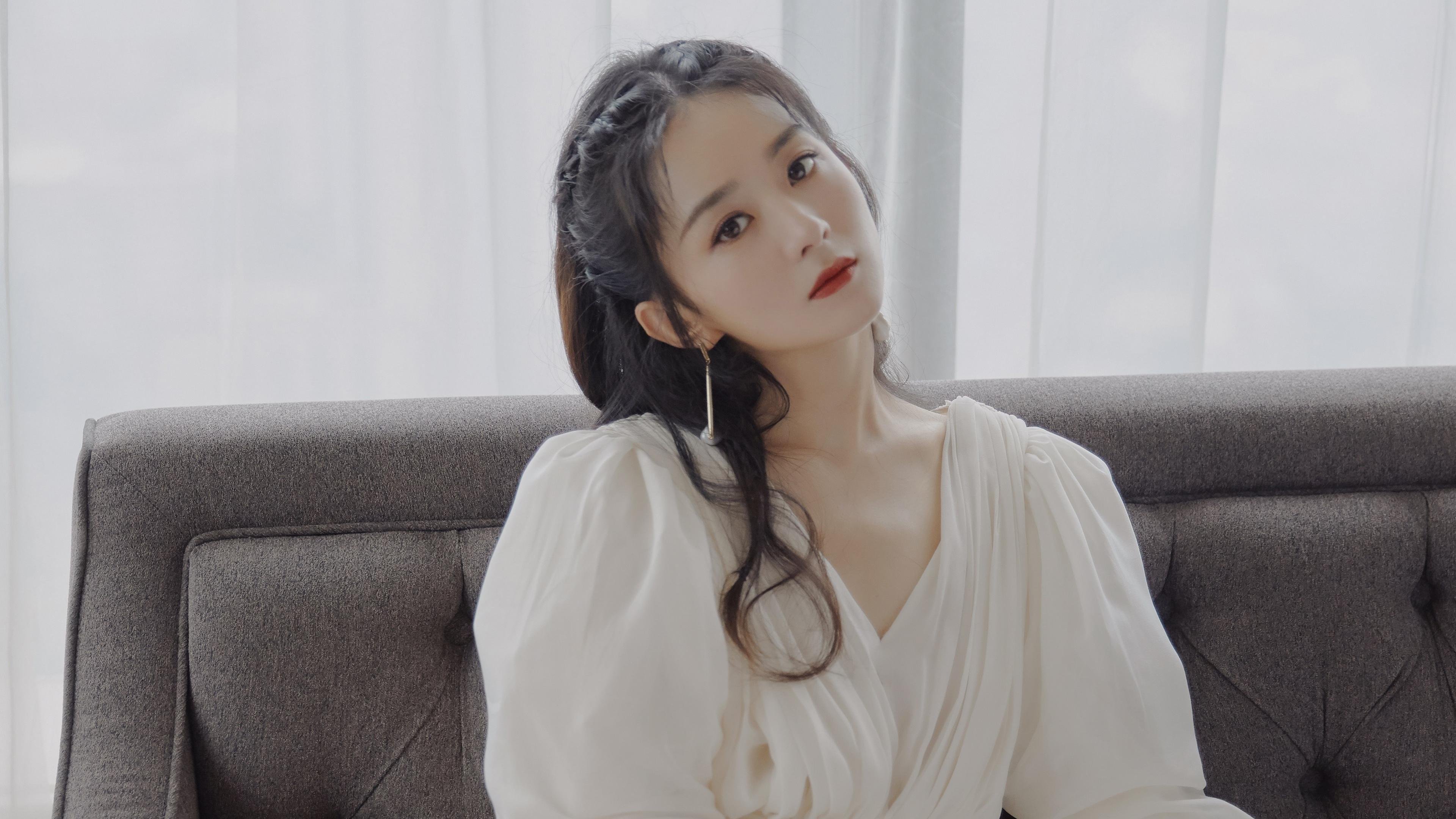 南非女泳将展现速度与技巧,南非游泳王妃